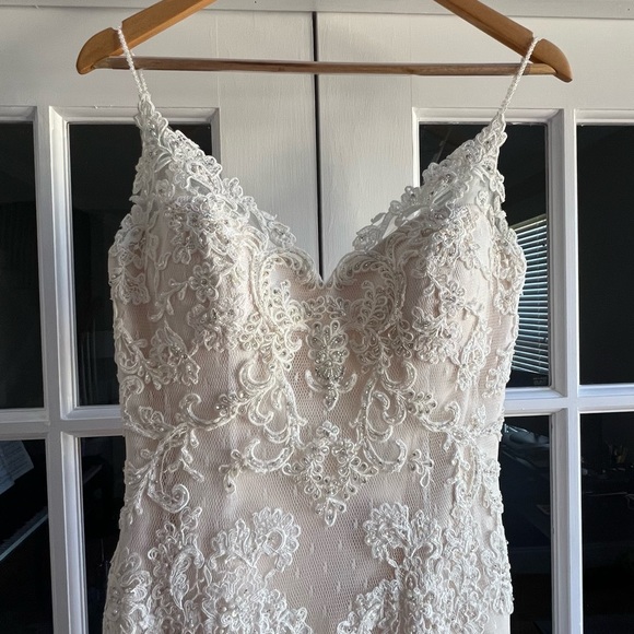 CASABLANCA bridal gown, champagne color, size 10, worn once, in great condition - Picture 6 of 10